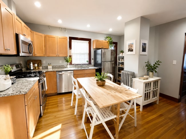 Building Photo - 17 Berwick Rd Unit 17 Berwick