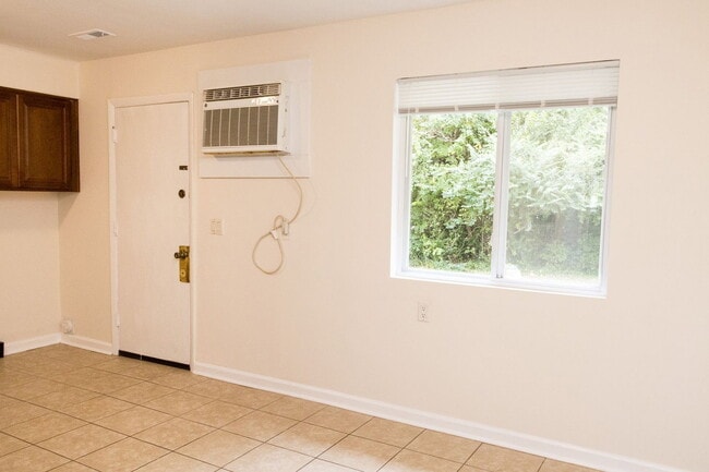 2410 Hickory Valley Rd