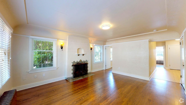 Building Photo - 5026 22nd Ave NE Unit 4 Rental