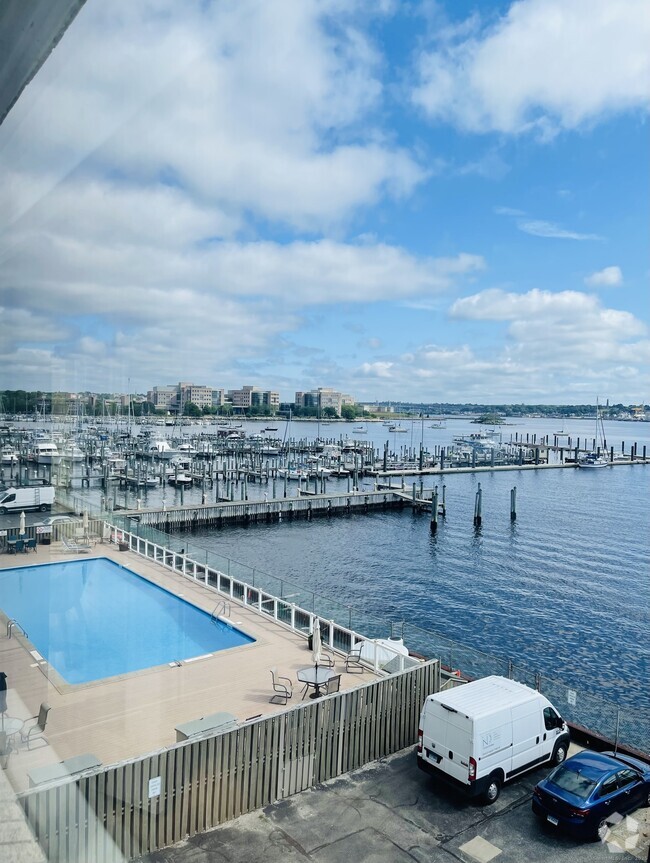 Building Photo - 292 Pequot Ave Unit APT 4C