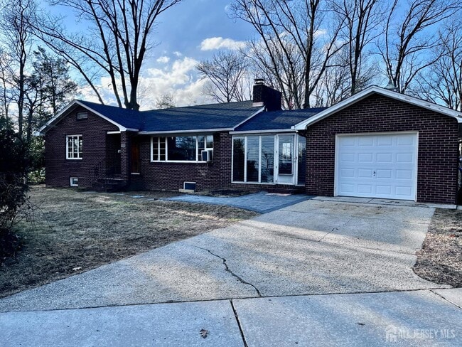 Photo - 123 McCutcheon Ave