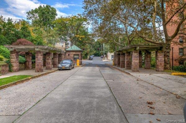 Photo - 161 Pearsall Dr Unit 6F