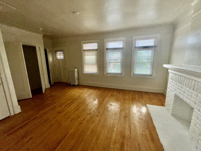 Photo - 2681 Pasadena St