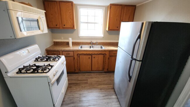 Photo - 705 E 5th St Unidad A