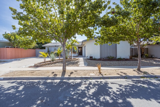 Photo - 8511 Fensmuir St