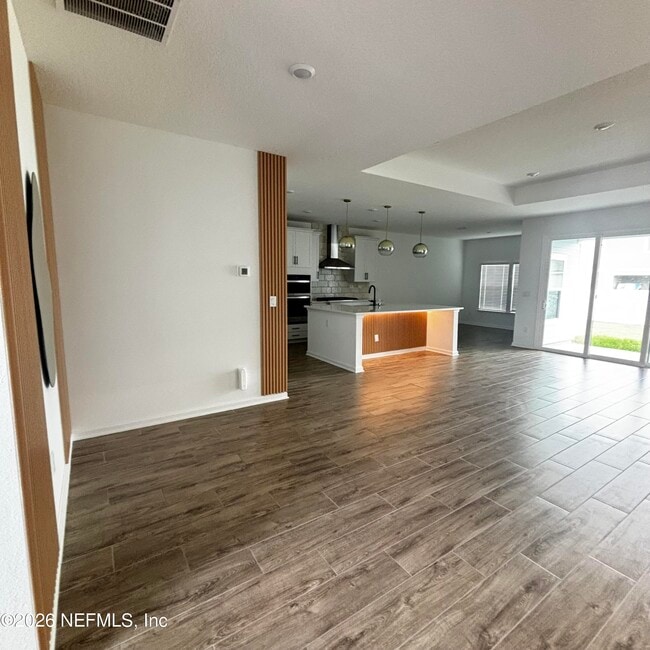 2105 Featheredge Wy
