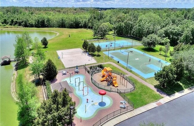 Photo - 4562 Yellowgold Rd E