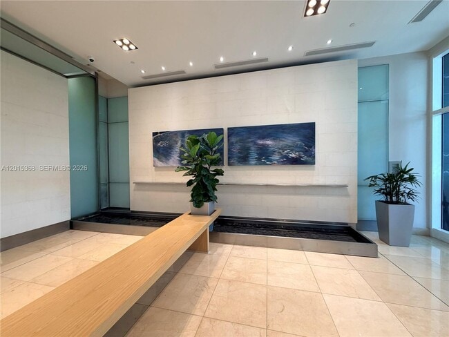 Building Photo - 2101 Brickell Ave Unit 2301
