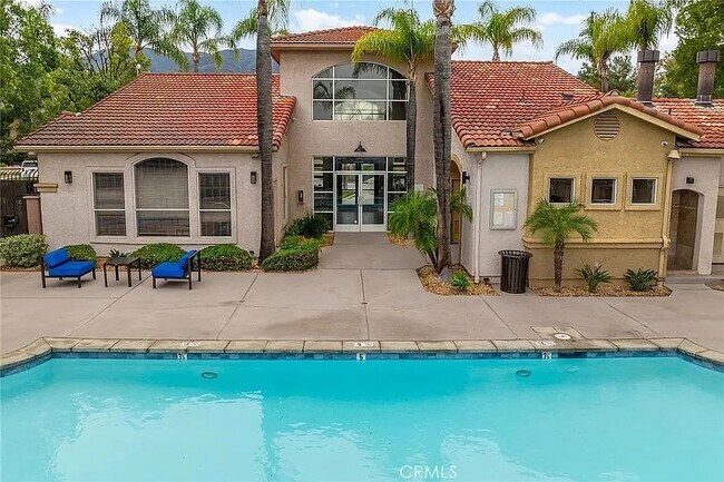 Photo - 2525 San Gabriel Way Unidad 108