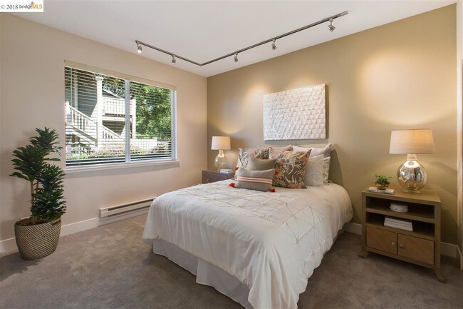 Photo - 119 Shoreline Ct Unit 119
