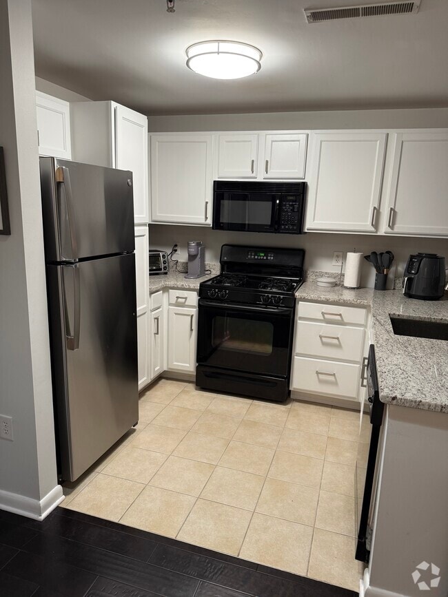 Building Photo - 350 G St SW Unit N220 Rental