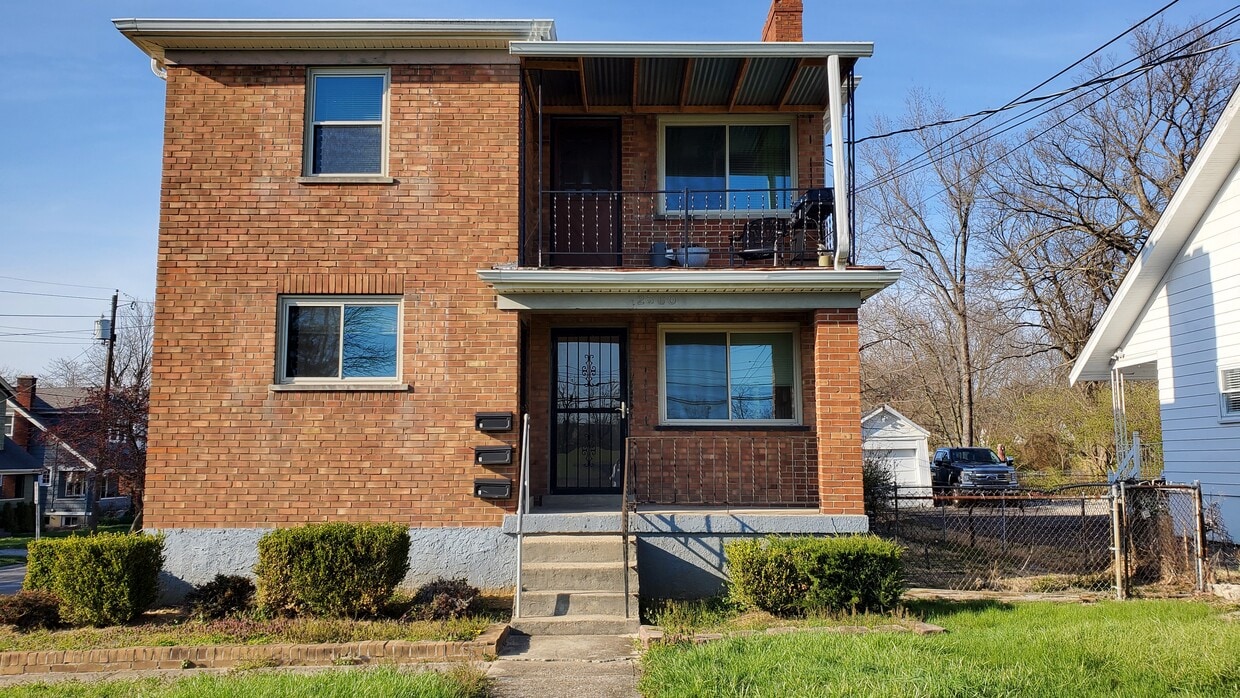 Two Family - Pleasant Ridge - 2360 Langdon Farm Rd (Cincinnati, OH)