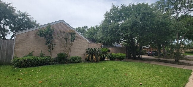 Building Photo - 11531 Overbrook Ln