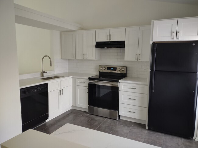 Newly remodeled kitchen - 2803 Yarling Ct Unit 2803 Yarling Court