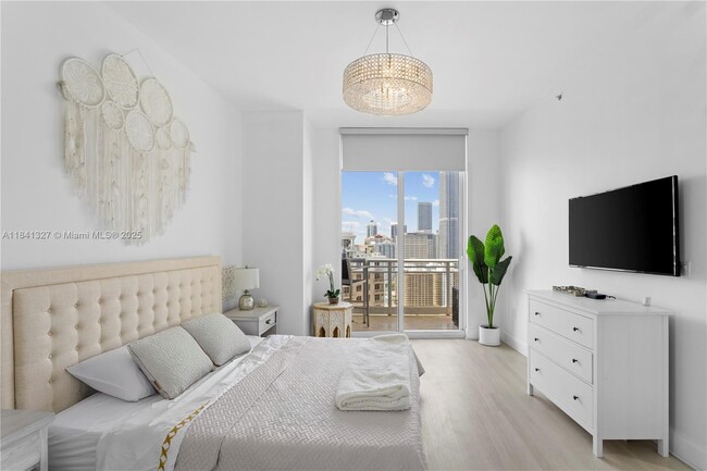 Building Photo - 901 Brickell Key Blvd Unit 3301 Rental