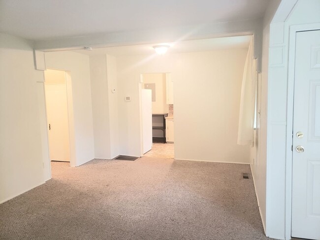 Photo - Charming Cottage in Woodburn with Large Yard!