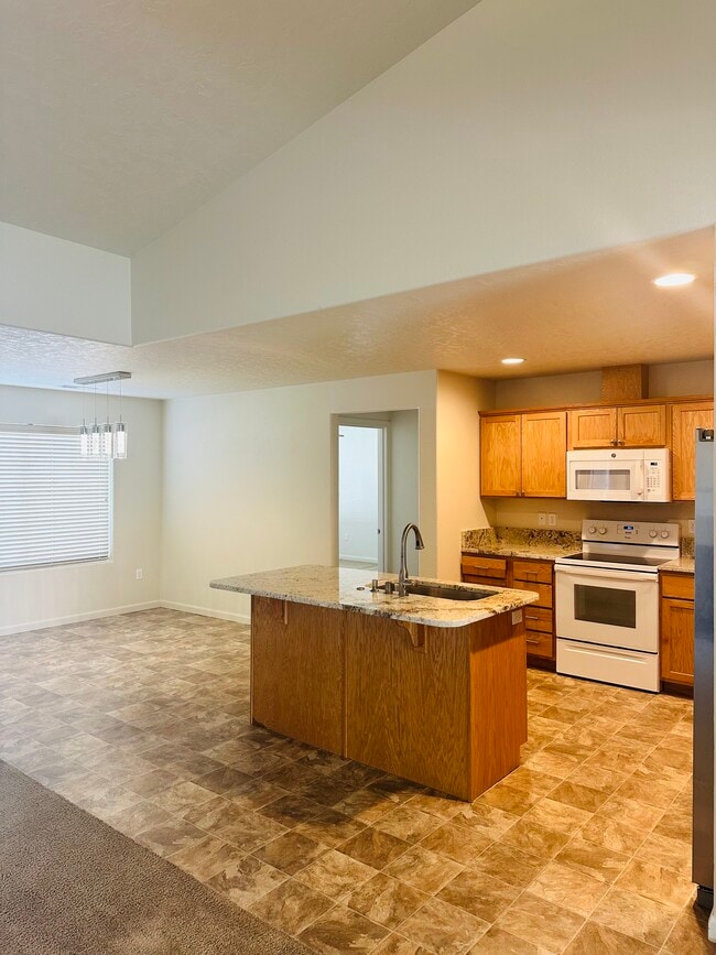 Photo - 1586 W 44th Ave