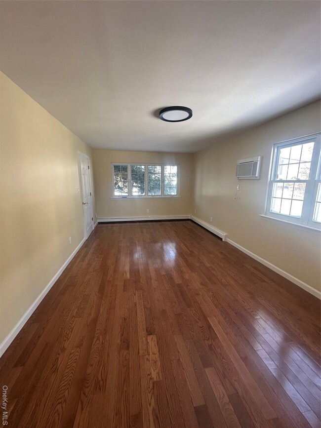 Photo - 158 Farmers Ave