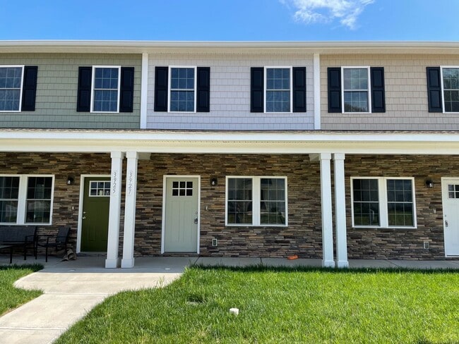 Building Photo - 3927 Newhall Dr NW
