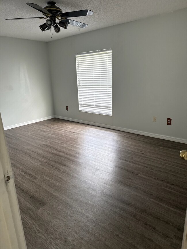 Photo - 6233 Yorktown Dr Unit 139