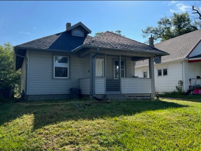 A Great 3 Bd/ 1 Ba Single Family Home - A Great 3 Bd/ 1 Ba Single Family Home