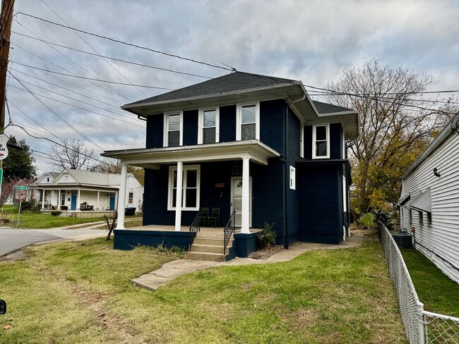 Building Photo - 2639 Northwestern Pkwy Unit 1