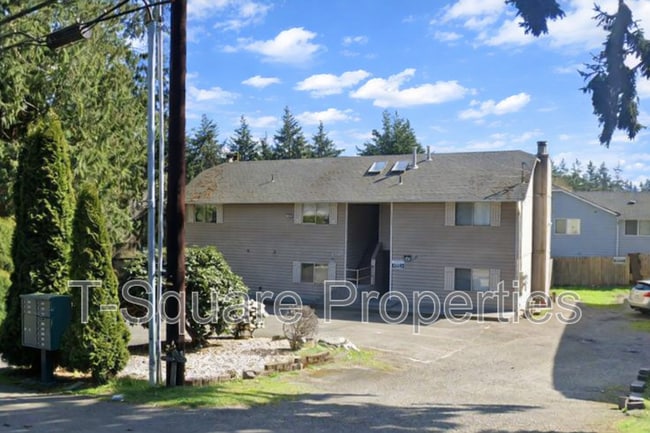 Building Photo - 2720 204th St SW Unit B