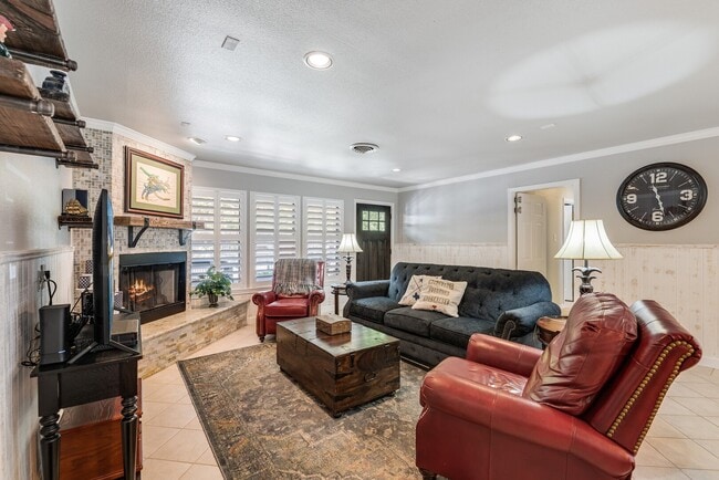 Photo - 1011 Timber Elm