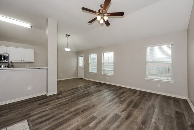 Photo - 6711 Waterlilly Dr