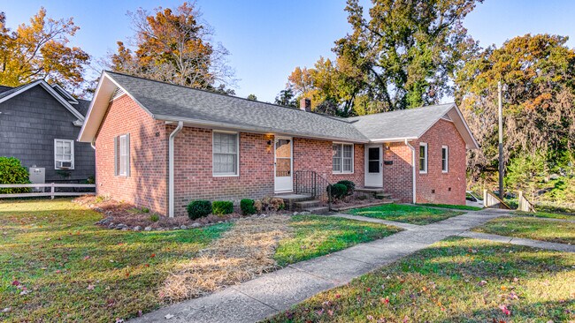 Photo - 805 Trenton St