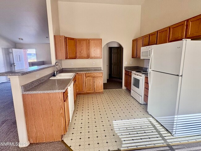 Photo - 981 Julia Ln