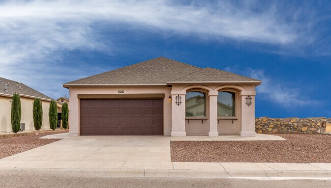 Stunning 4-bedroom home in Socorro TX - Stunning 4-bedroom home in Socorro TX