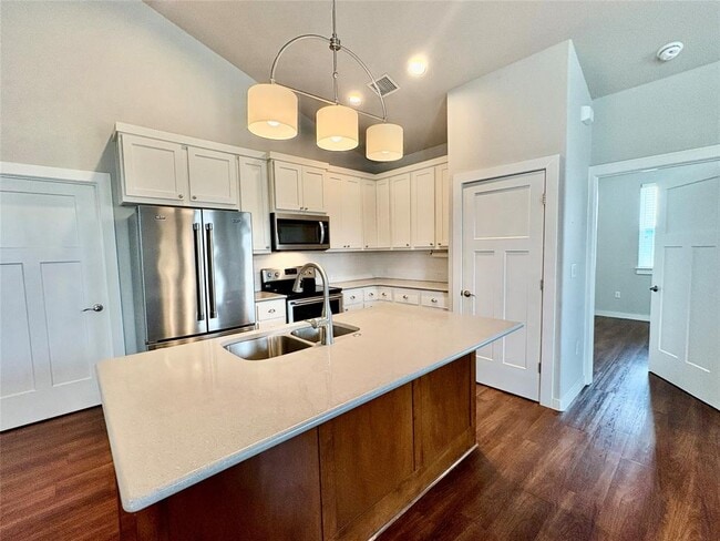 Photo - 241 Rose Dr Unit B
