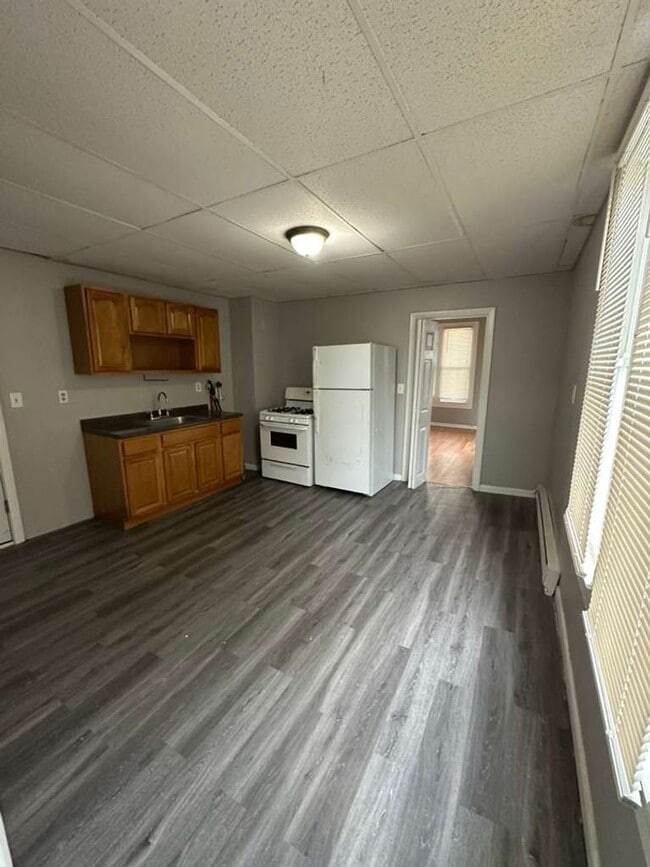 Photo - 27 Hickory St Unit 1 South