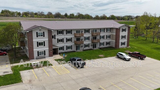 Building Photo - 940 27th St