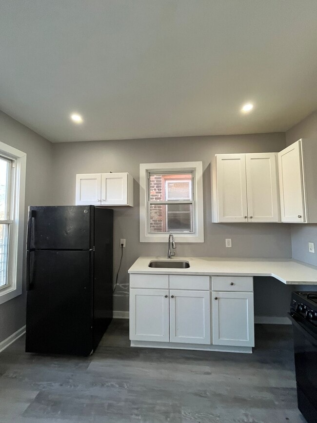 Building Photo - 268 Dwight St Unit 2