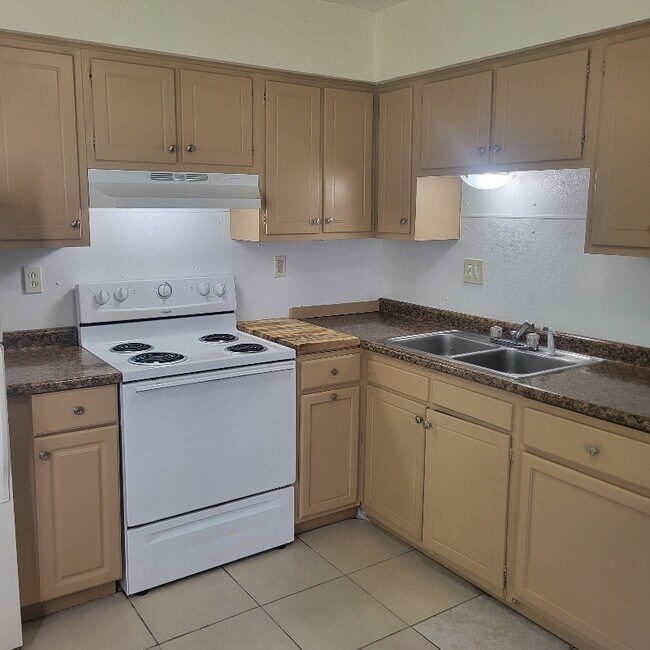 1003 Colonial Dr Unidad 2