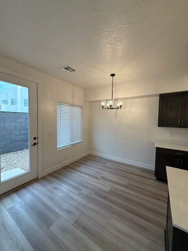 276 S 1930 W