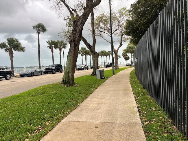 Photo - 1408 Brickell Bay Dr Unit 302