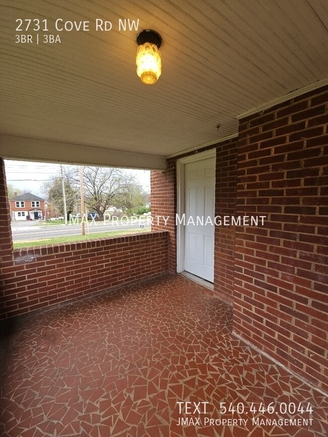 Photo - 2731 Cove Rd