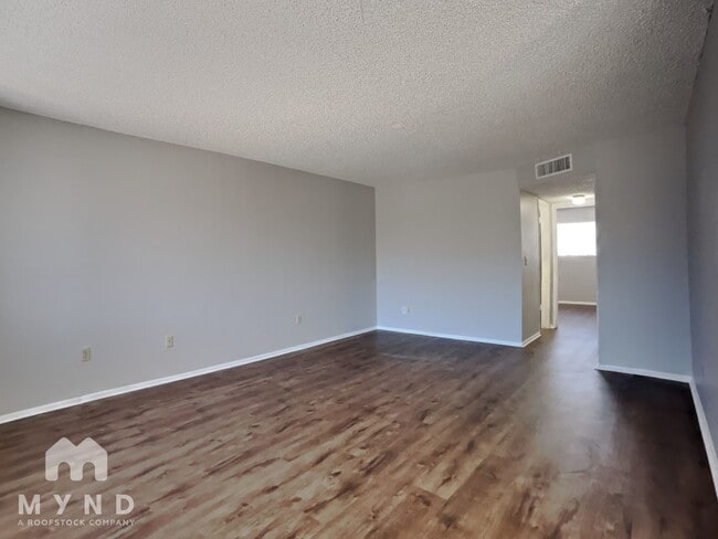 Photo - 8125 N 33rd Dr