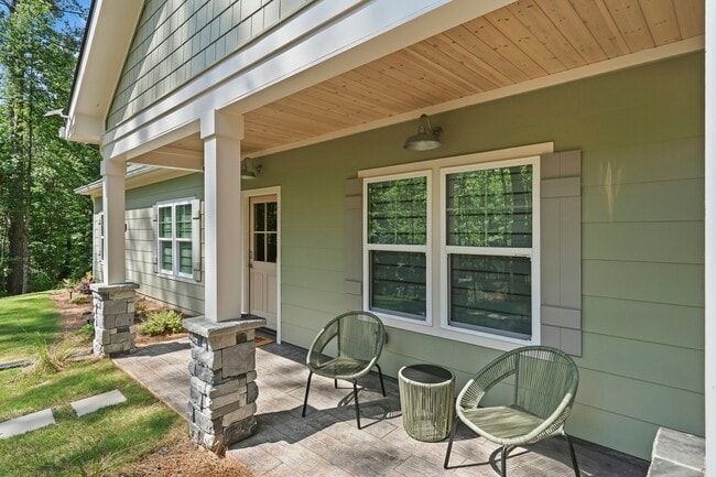 Photo - 183 Crooked Creek Bay Rd SE