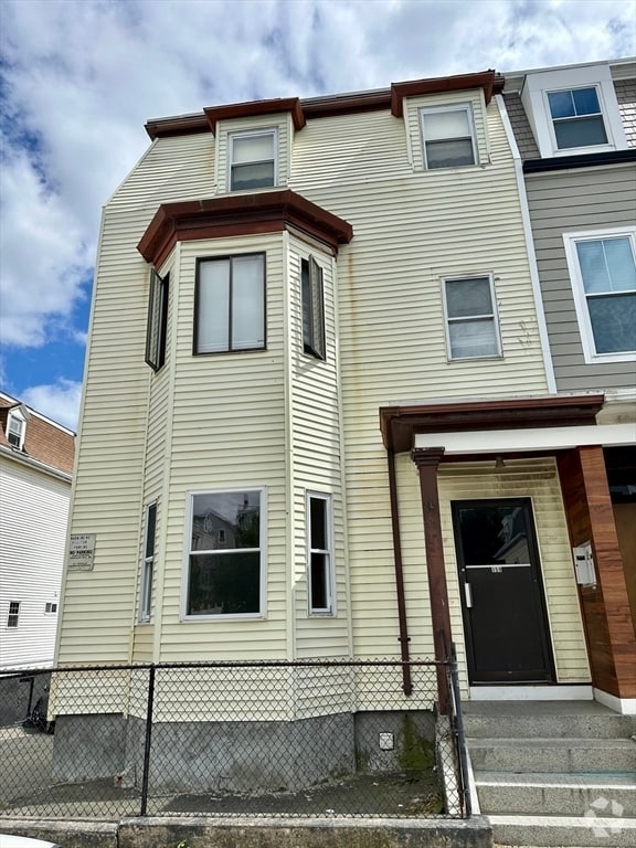 Building Photo - 159 Princeton St Unit 1 Rental