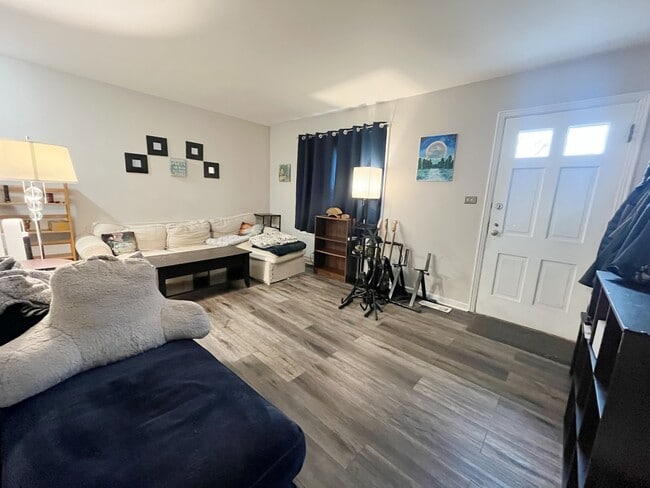 Photo - 2950 Des Plaines Ave Unit 2950