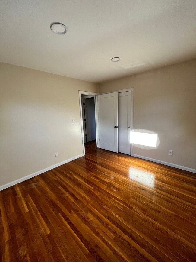 Photo - 0-02 2 St Unit 2