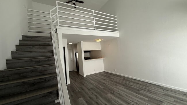 Photo - 7044 Hawthorn Ave Unit 307