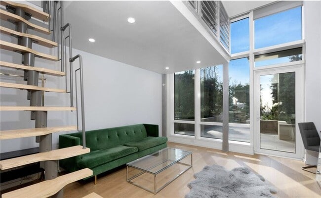 Photo - 877 Francisco St Unit 918