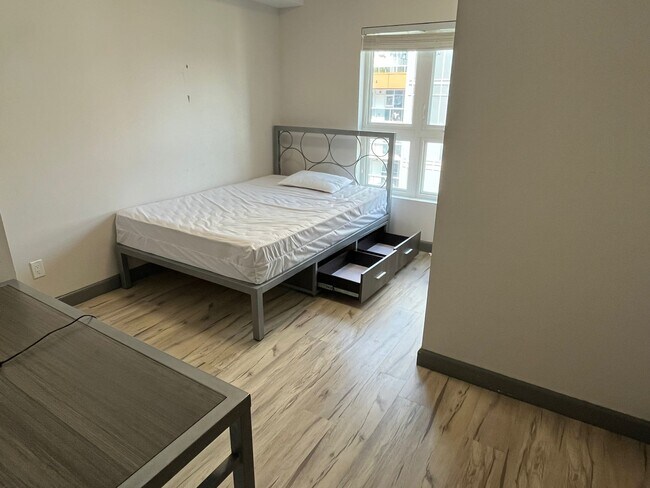 Photo - 258A-258A Sunview St