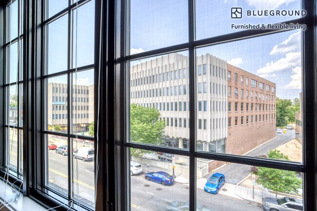 Photo - 2210 Wisconsin Ave NW Unidad SI FL4-ID548