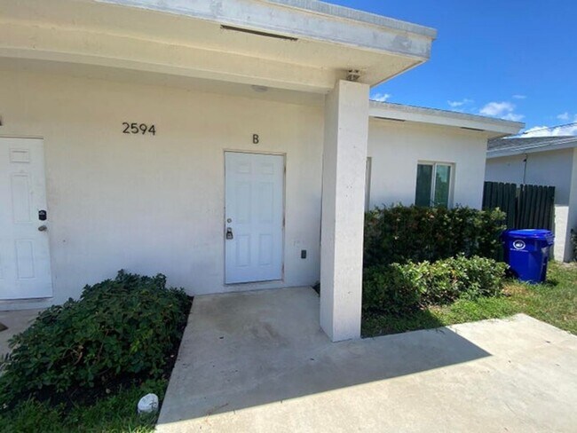 Photo - 2594 NW 20th St